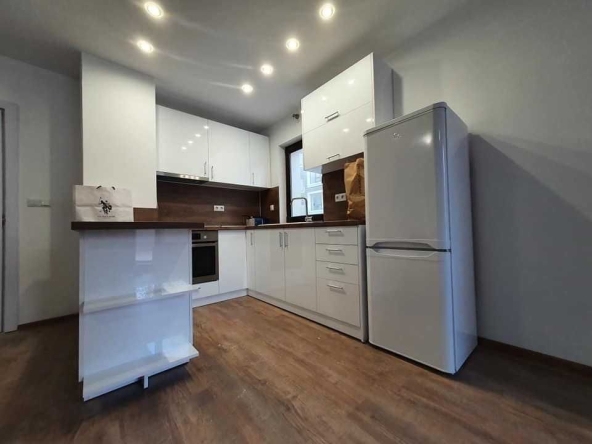 Дава се под наем Двустаен апартамент в с. Левски, Област Варна - 70 кв.м за 418.71 € - Снимка #1