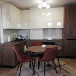 Дава се под наем Двустаен апартамент в Пловдив, Център - 60 кв.м за 325 € - Снимка #1