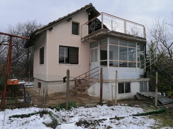 Къща в Варна, м-т Боровец - север - 40 кв.м за 128 €/кв.м - Снимка #1