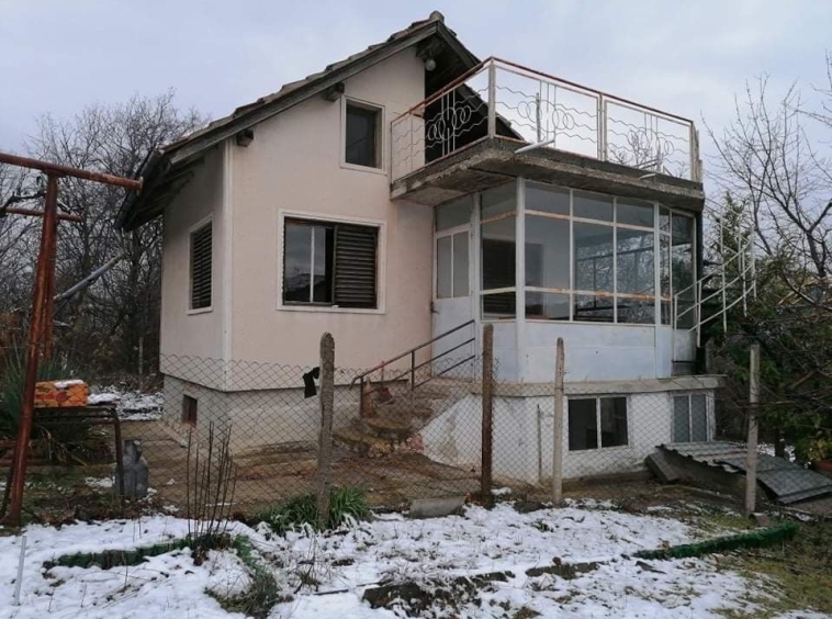 Къща в Варна, м-т Боровец - север - 40 кв.м за 128 €/кв.м - Снимка #1