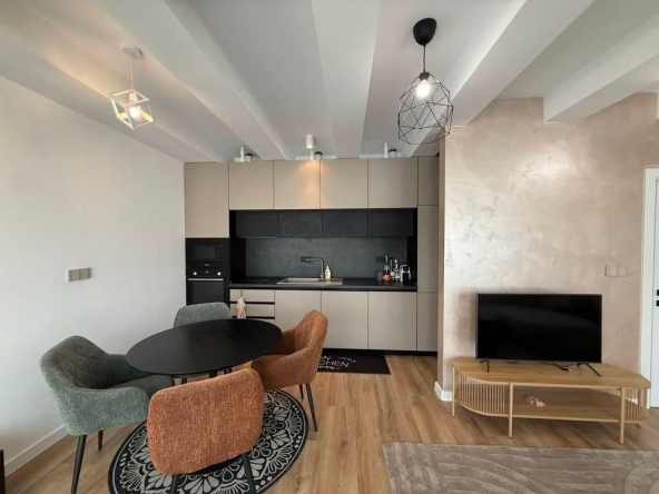 Дава се под наем Двустаен апартамент в Варна, Бриз - 65 кв.м за 1196.97 € - Снимка #1