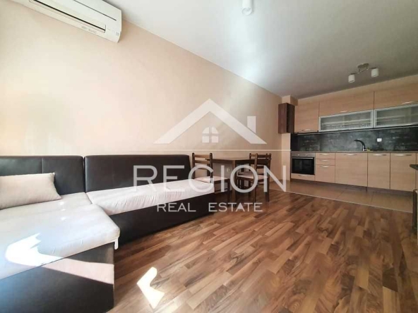 Дава се под наем Тристаен апартамент в Варна, Център - 90 кв.м за 612 € - Снимка #1