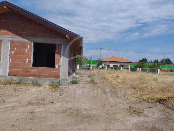 Къща в с. Скутаре, Област Пловдив - 118 кв.м за 904 €/кв.м - Снимка #1