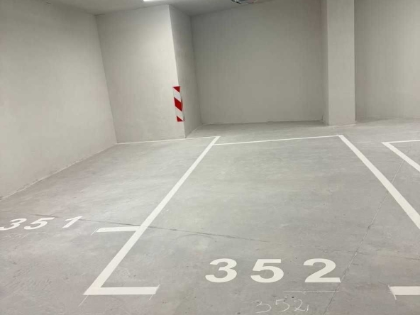 Дава се под наем Гараж / Паркомясто в София, Дружба 1 - 24 кв.м за 193.8 € - Снимка #1