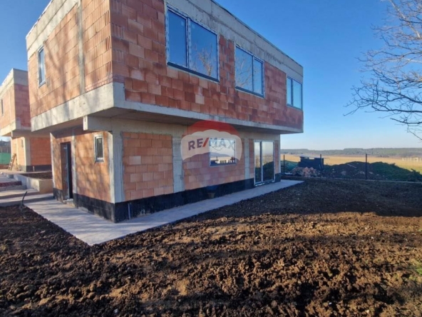 Къща в с. Кичево, Област Варна - 126 кв.м за 1572 €/кв.м - Снимка #1