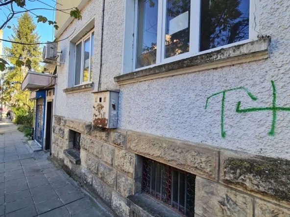 Дава се под наем Офис в Разград, Център - 27 кв.м за 229.5 € - Снимка #1