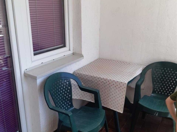 Дава се под наем Тристаен апартамент в Бургас, Славейков - 70 кв.м за 255 € - Снимка #1