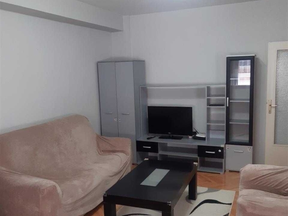 Дава се под наем Двустаен апартамент в Бургас, Славейков - 59 кв.м за 204 € - Снимка #1