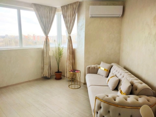 Дава се под наем Тристаен апартамент в Пловдив, Съдийски - 101 кв.м за 612 € - Снимка #1