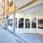 Дава се под наем Магазин в Кърджали, Център - 55 кв.м за 248.88 € - Снимка #1