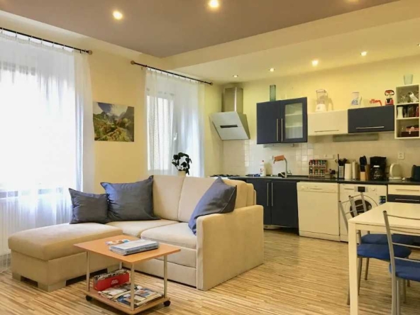 Дава се под наем Двустаен апартамент в Пловдив, Христо Смирненски - 61 кв.м за 270.3 € - Снимка #1