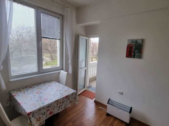 Дава се под наем Двустаен апартамент в София, Център - 55 кв.м за 557.43 € - Снимка #1