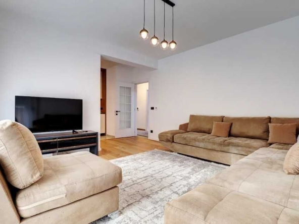 Тристаен апартамент в София, Левски - 109 кв.м за 1927 €/кв.м - Снимка #1