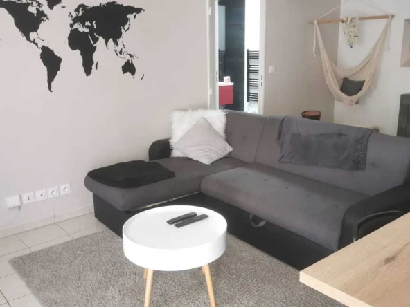 Дава се под наем Двустаен апартамент в Пловдив, Тракия - 46 кв.м за 280.5 € - Снимка #1