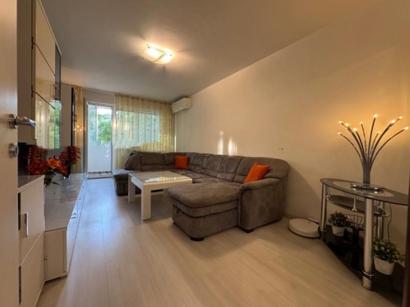 Дава се под наем Тристаен апартамент в София, Младост 1 - 78 кв.м за 999 € - Снимка #1