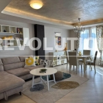 Дава се под наем Двустаен апартамент в Варна, Център - 110 кв.м за 1400 € - Снимка #1