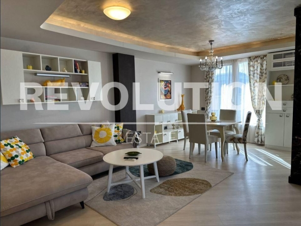 Дава се под наем Двустаен апартамент в Варна, Център - 110 кв.м за 1400 € - Снимка #1