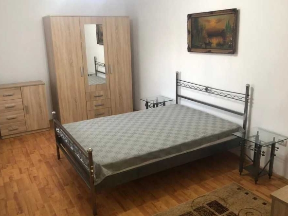 Дава се под наем Двустаен апартамент в Пловдив, Център - 65 кв.м за 382.5 € - Снимка #1