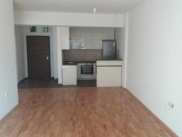 Дава се под наем Двустаен апартамент в Пловдив, Остромила - 67 кв.м за 229.5 € - Снимка #1