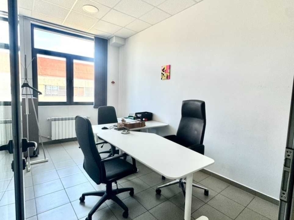 Дава се под наем Офис в с. Равно поле, Област София-област - 95 кв.м за 622.2 € - Снимка #1