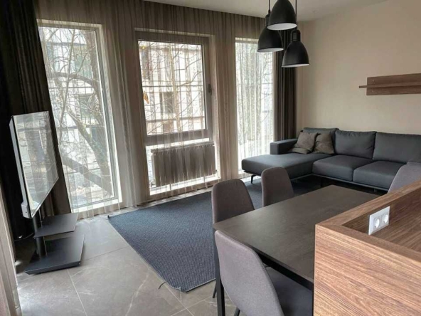 Дава се под наем Двустаен апартамент в София, Изток - 70 кв.м за 787.95 € - Снимка #1