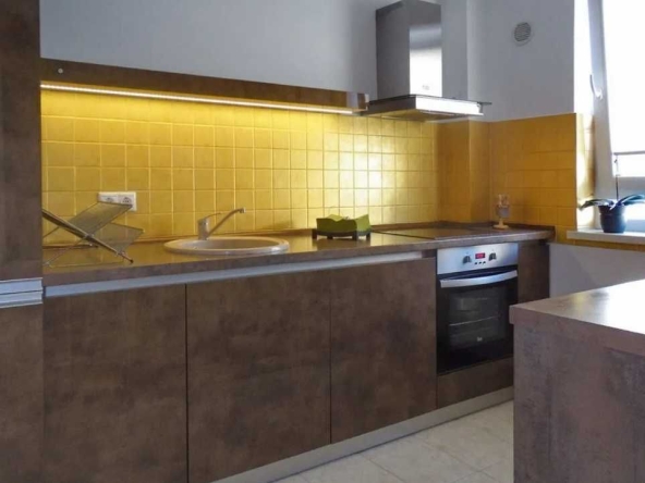 Дава се под наем Двустаен апартамент в Пловдив, Гагарин - 55 кв.м за 270.3 € - Снимка #1