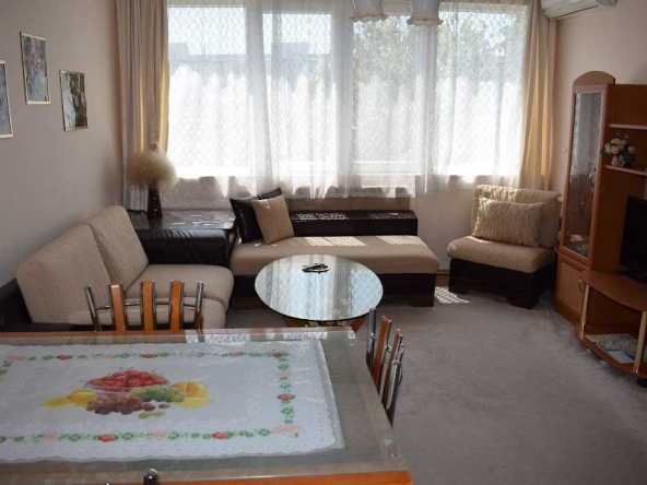 Дава се под наем Двустаен апартамент в Варна, Базар Левски - 70 кв.м за 510 € - Снимка #1