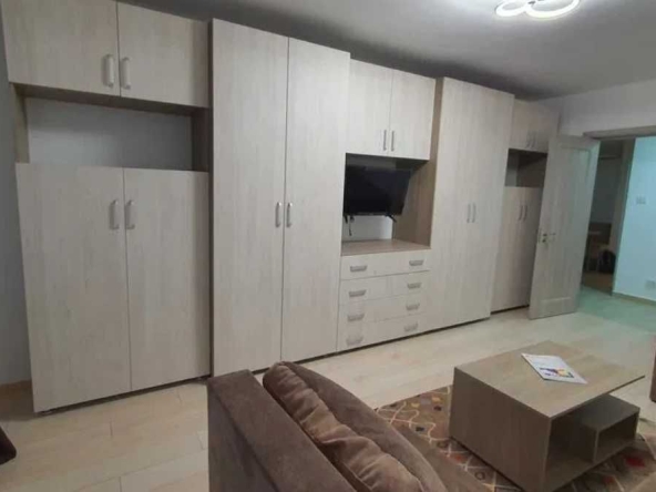 Дава се под наем Тристаен апартамент в Пловдив, Западен - 90 кв.м за 397.8 € - Снимка #1