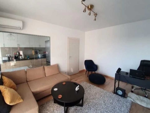 Дава се под наем Двустаен апартамент в Пловдив, Център - 47 кв.м за 158.1 € - Снимка #1