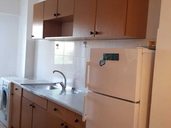 Дава се под наем Двустаен апартамент в Пловдив, Гагарин - 65 кв.м за 270.3 € - Снимка #1