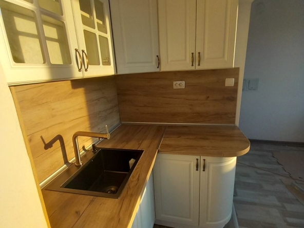 Етаж от къща в Кърджали, Студен кладенец - 80 кв.м за 893 €/кв.м - Снимка #1