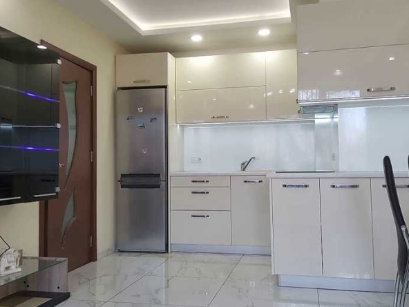 Дава се под наем Тристаен апартамент в Пловдив, Център - 60 кв.м за 450 € - Снимка #1