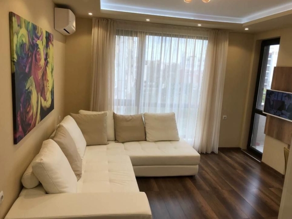 Дава се под наем Тристаен апартамент в Пловдив, Тракия - 97 кв.м за 663 € - Снимка #1