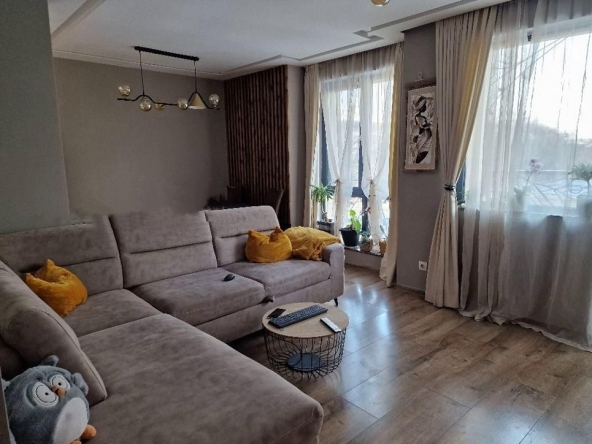 Дава се под наем Тристаен апартамент в София, Лагера - 115 кв.м за 1100 € - Снимка #1