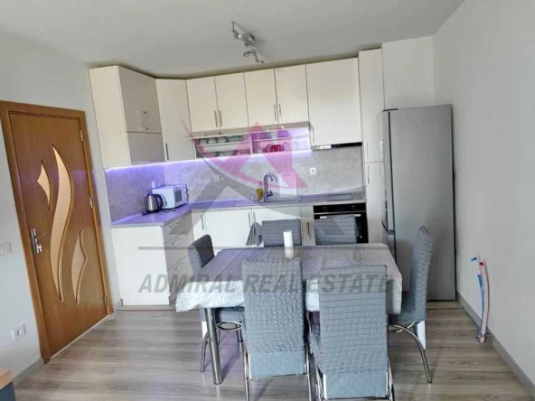 Дава се под наем Тристаен апартамент в Варна, Възраждане 1 - 85 кв.м за 500 € - Снимка #1