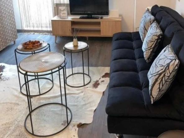 Дава се под наем Едностаен апартамент в Бургас, Център - 42 кв.м за 204 € - Снимка #1