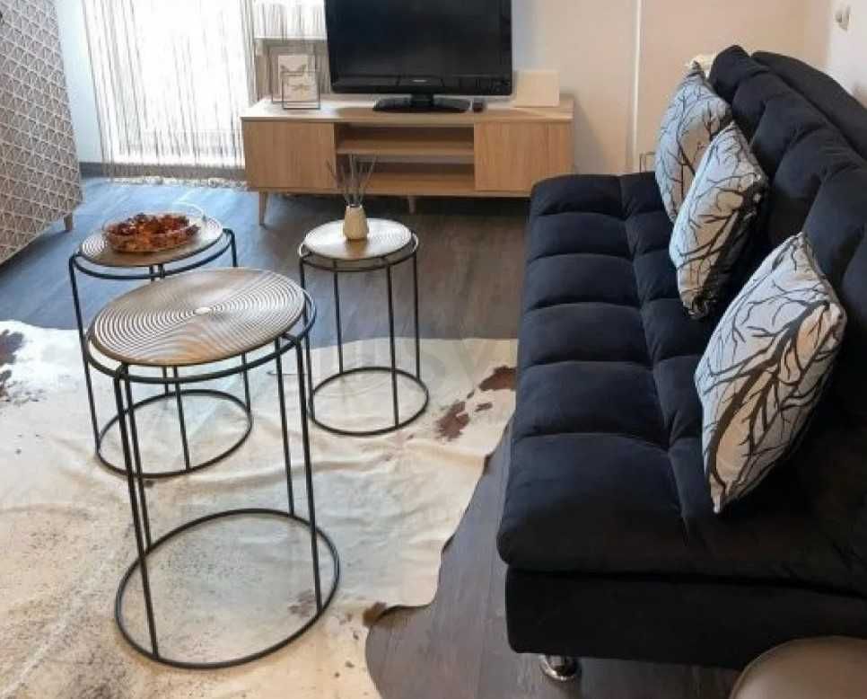 Дава се под наем Едностаен апартамент в Бургас, Център - 42 кв.м за 204 € - Снимка #1