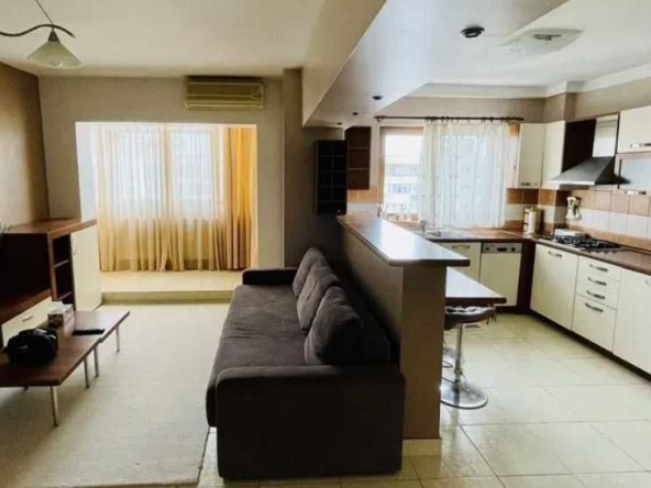 Тристаен апартамент в Бургас, Възраждане - 88 кв.м за 1052 €/кв.м - Снимка #1