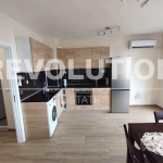 Дава се под наем Тристаен апартамент в Варна, Зимно кино Тракия - 75 кв.м за 500 € - Снимка #1