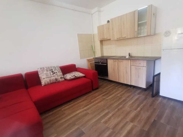 Дава се под наем Тристаен апартамент в Пловдив, Център - 80 кв.м за 224.4 € - Снимка #1