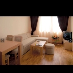 Дава се под наем Едностаен апартамент в к.к. Св.Св. Константин и Елена - 50 кв.м за 510 € - Снимка #1