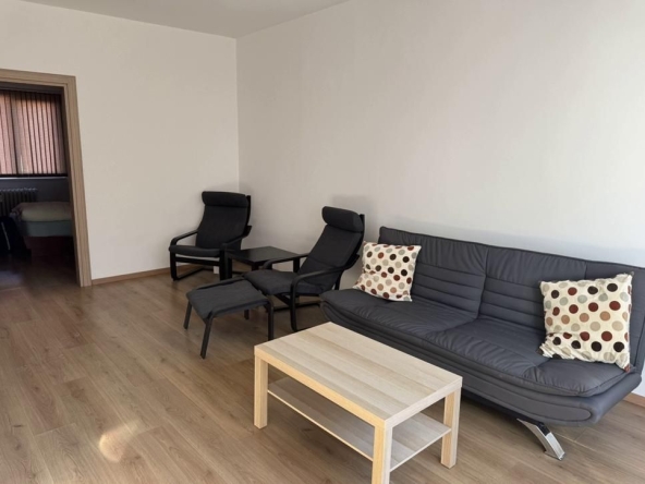 Дава се под наем Тристаен апартамент в София, Център - 95 кв.м за 800 € - Снимка #1