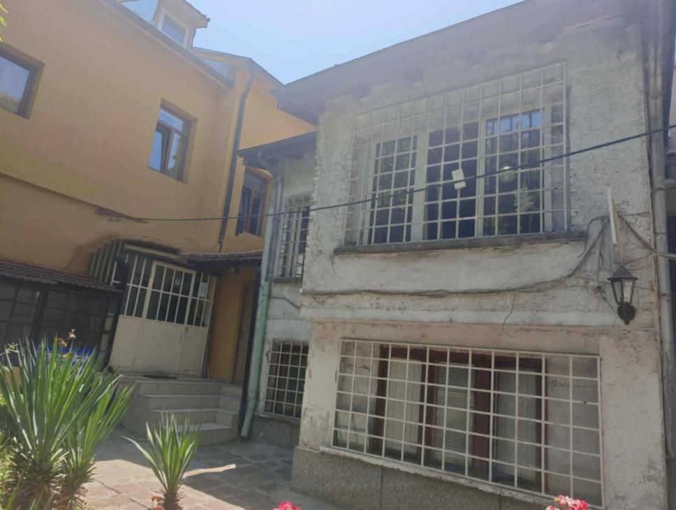 Къща в София, Център - 80 кв.м за 1467 €/кв.м - Снимка #1