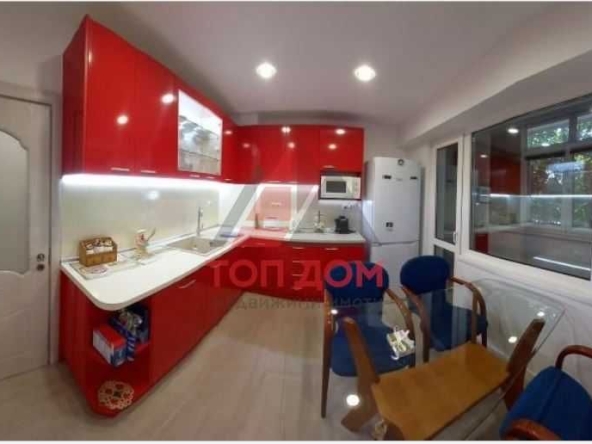 Дава се под наем Тристаен апартамент в Варна, ХЕИ - 89 кв.м за 612 € - Снимка #1