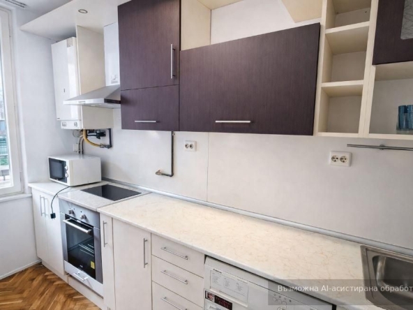 Дава се под наем Четиристаен апартамент в Варна, Център - 110 кв.м за 698.19 € - Снимка #1