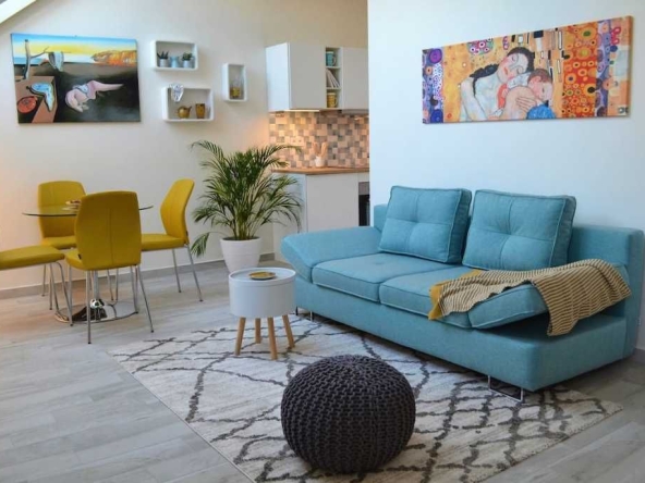 Дава се под наем Двустаен апартамент в Пловдив, Остромила - 60 кв.м за 280.5 € - Снимка #1