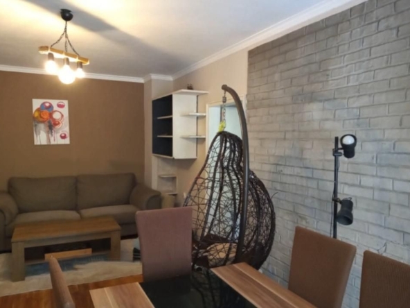 Дава се под наем Тристаен апартамент в София, Хиподрума - 80 кв.м за 662.49 € - Снимка #1