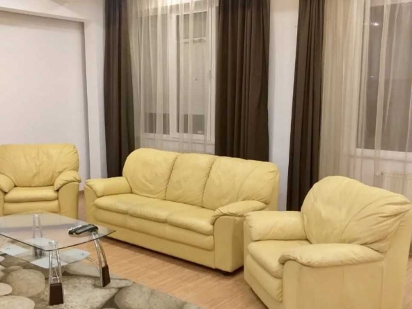 Дава се под наем Тристаен апартамент в Пловдив, Каменица 1 - 90 кв.м за 336.6 € - Снимка #1