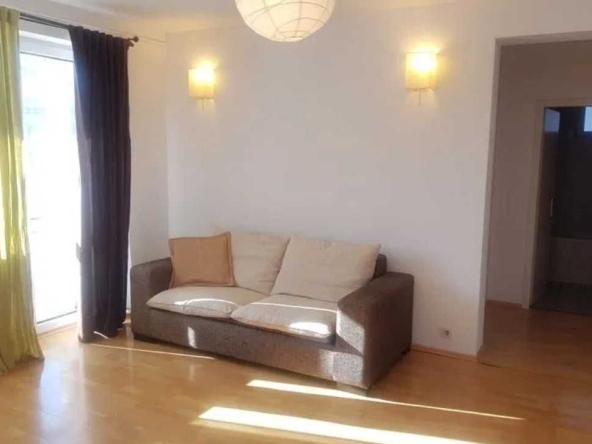 Дава се под наем Двустаен апартамент в Бургас, Славейков - 55 кв.м за 408 € - Снимка #1