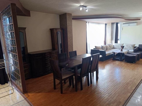 Дава се под наем Тристаен апартамент в Пловдив, Каменица 1 - 93 кв.м за 425 € - Снимка #1